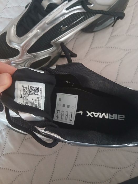 Adidasi Nike Air Max noi