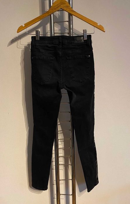 Blugi skinny cu dunga laterala tip latex Zara