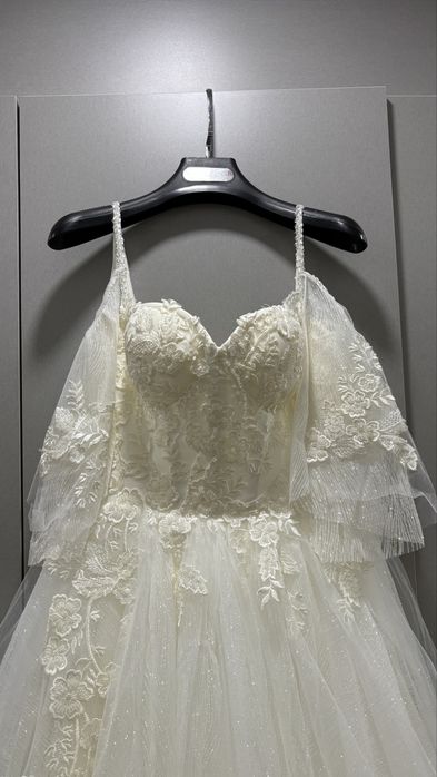 Продам свадебные платья