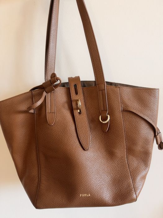 Кожена чанта FURLA