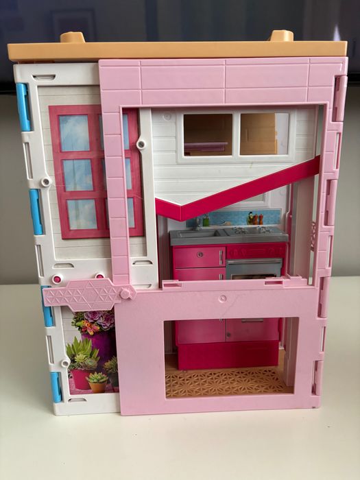 Сгъваема къща на Барби