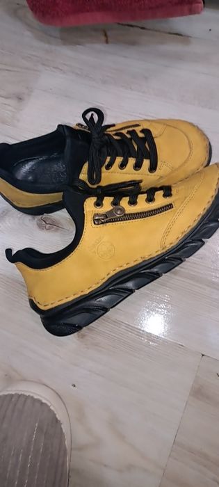 Оригшнални дамски обувки 37 номер