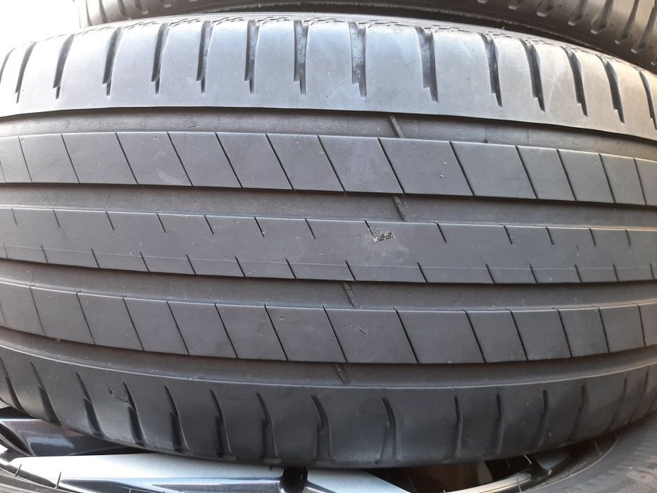 Продам шины 235/55/19 мишелин