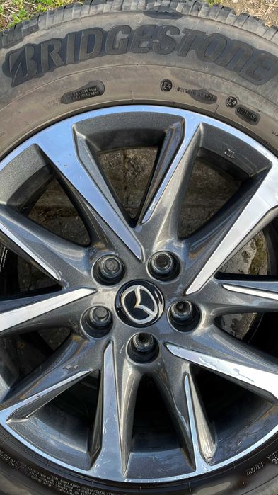 Продават се 4 гуми с 4 джанти от MAZDA CX-5, заедно с капачките