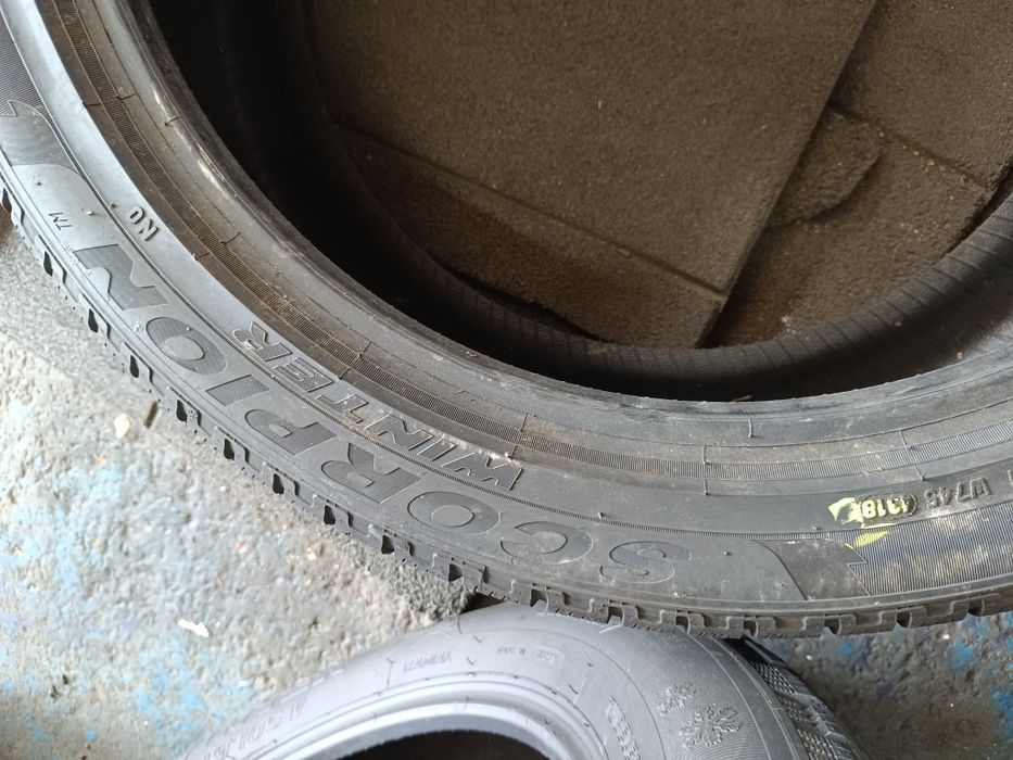 275 40 21 m+s Pirelli