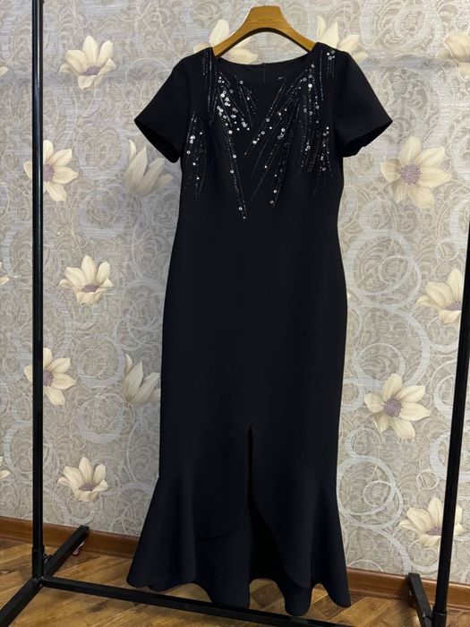 Платья вечерние брендовые.