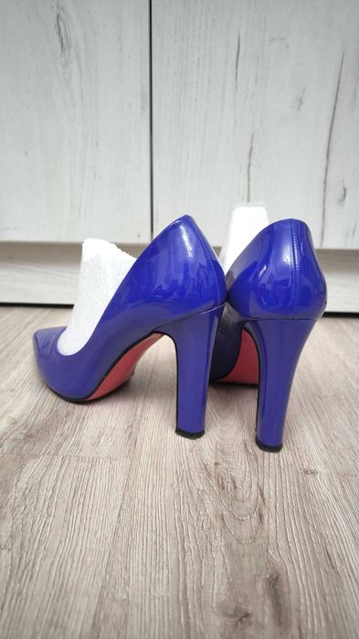 Синие женские туфли