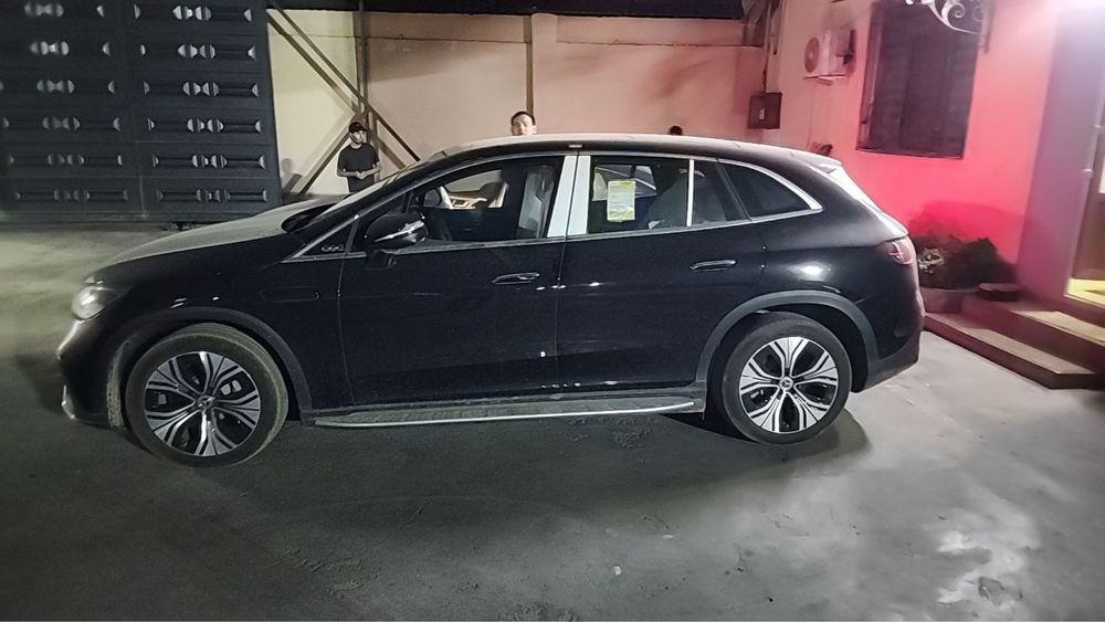 Mercedes bens eqe 500 4matic