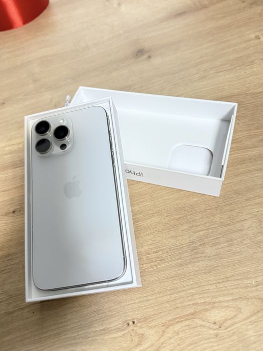 Iphone 15 pro max neverlocked-white titanium-full box