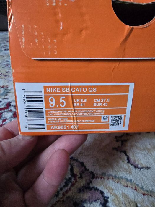 Продам кроссовки Nike