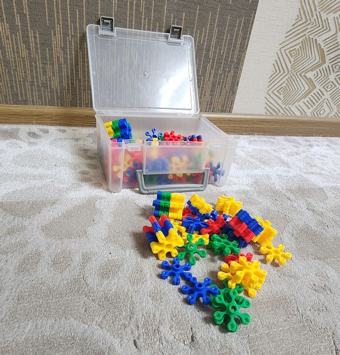 Детская игрушка конструктор