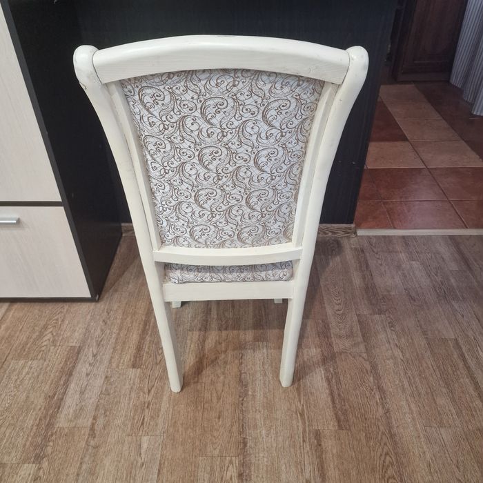 Продам стулья  5000 за 1шт