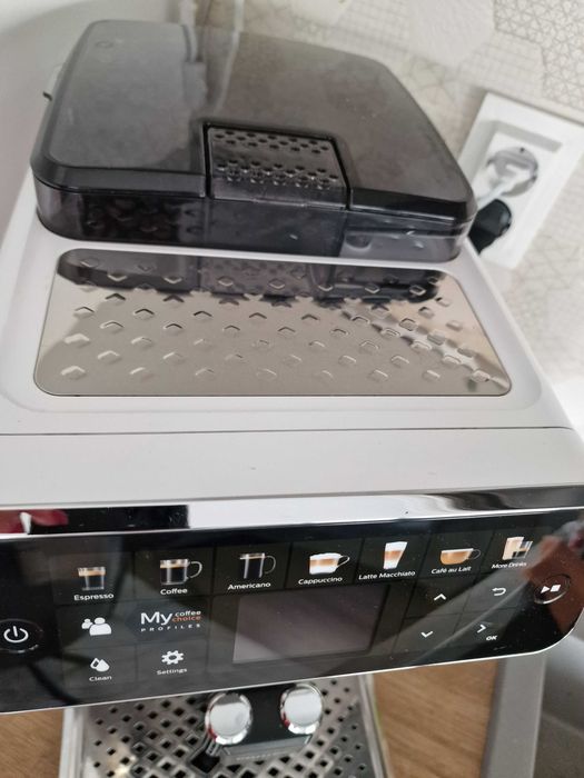 Espressor automat Philips LatteGo 5400 / model EP 5443 / 90