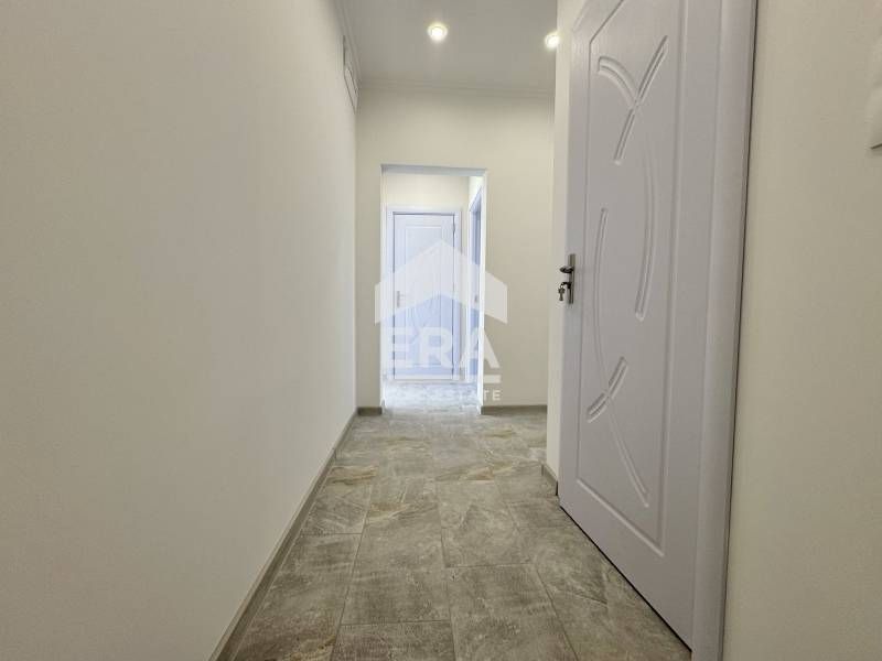 Тристаен апартамент, напълно отремонтиран и готов за нанасяне в кв. Ча