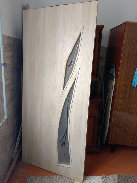 Дверь входная межкомнатная