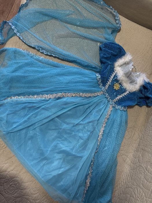 Платья на девочку ( нарядные)