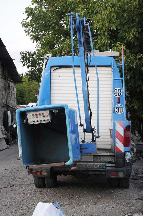Nacela PRB RENAULT Mascott 2006 motor Iveco 2.8dCi 130 CP 6 tepte brat 13.5 metri cat. B, omologata inmatriculata ofer fiscal