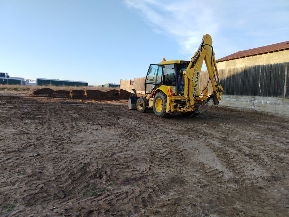 Buldoexcavator de închiriat, picon