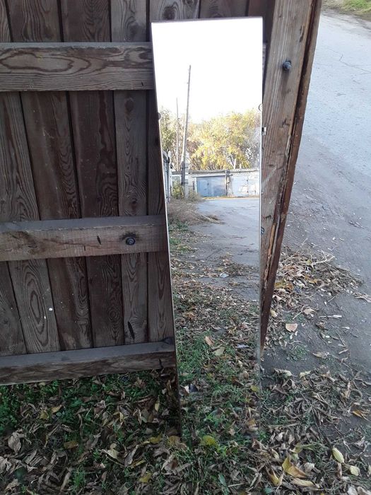 Зеркало в хорошем состоянии