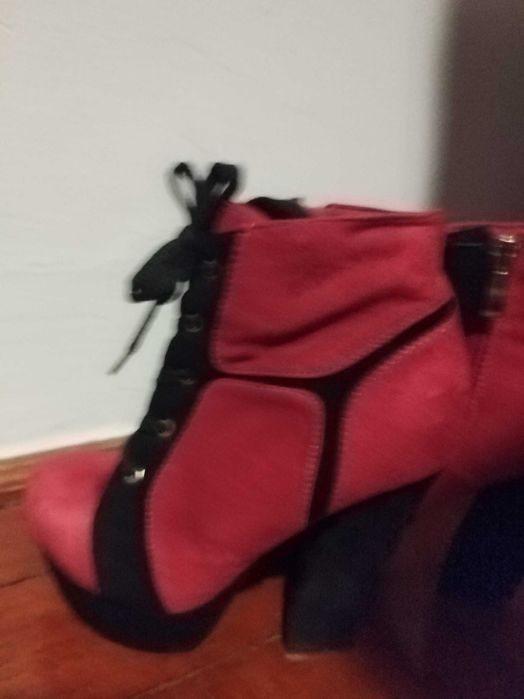 Botine fucsia cu platforma