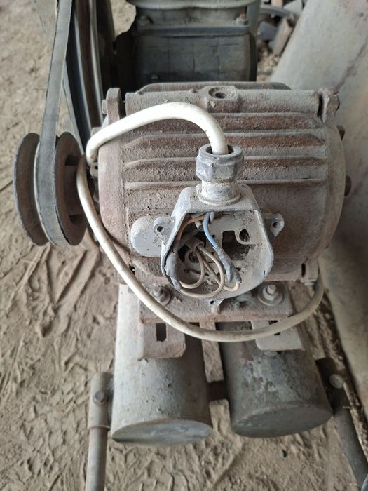 Кампресор сотилади