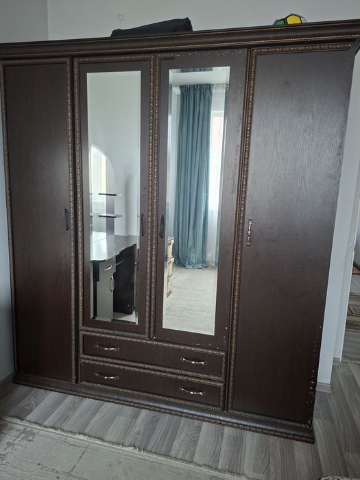 Срочно продам б/у шкаф