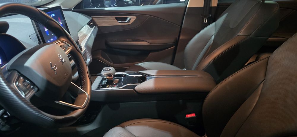 Hongqi Eqm 5 , 500 тали