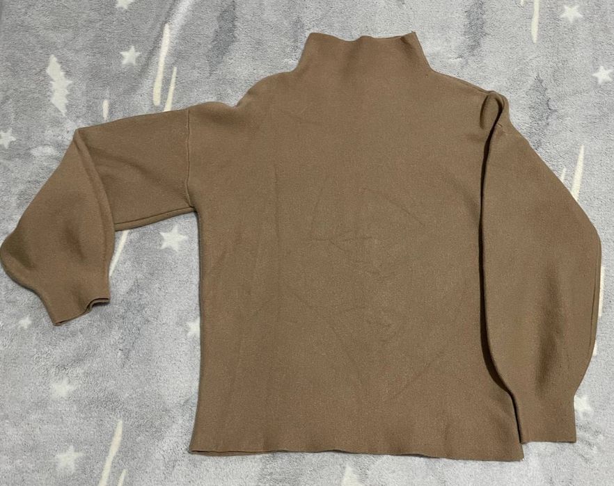 Свитер / кофта      .