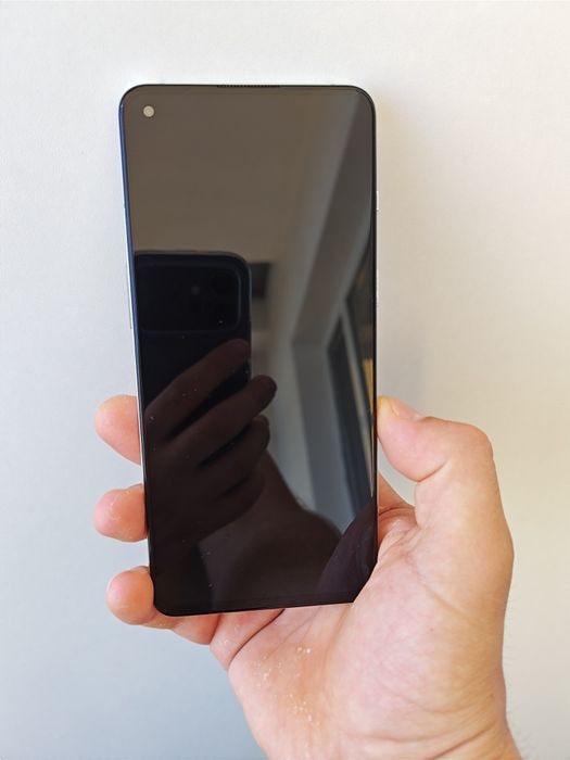 Oneplus 9rt в хорошем состоянии