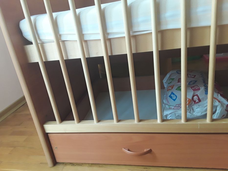 Креватче кошара за бебе/дете на две ниванива + подарък
