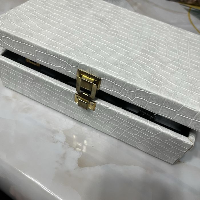 Новые женские часы