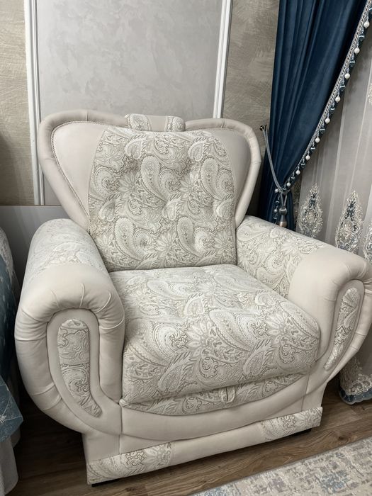 Продам диван, состояние нового дивана