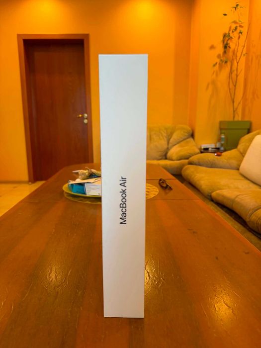 Macbook air 13" M5 512GB SSD Midnight с ПОДАРЪК 70W Power Adapter НЕРАЗОПАКОВАНИ