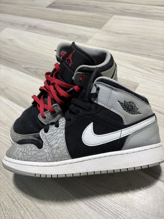 НАЙК Air Jordan 1 Mid SE