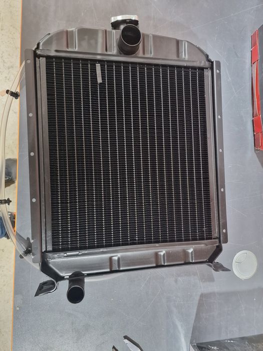 Radiator tractor fiat 211.214.215.231.fiat 250.251.fiat 300 se potrive
