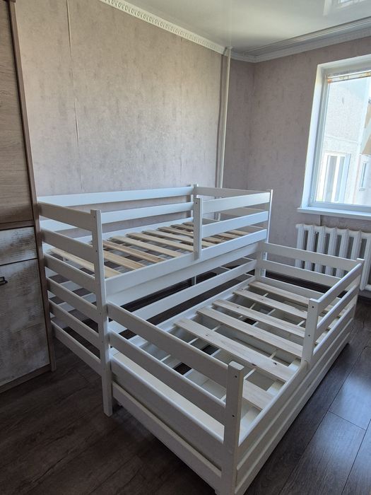 Двухъярусная кровать