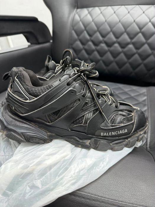 Balenciaga track