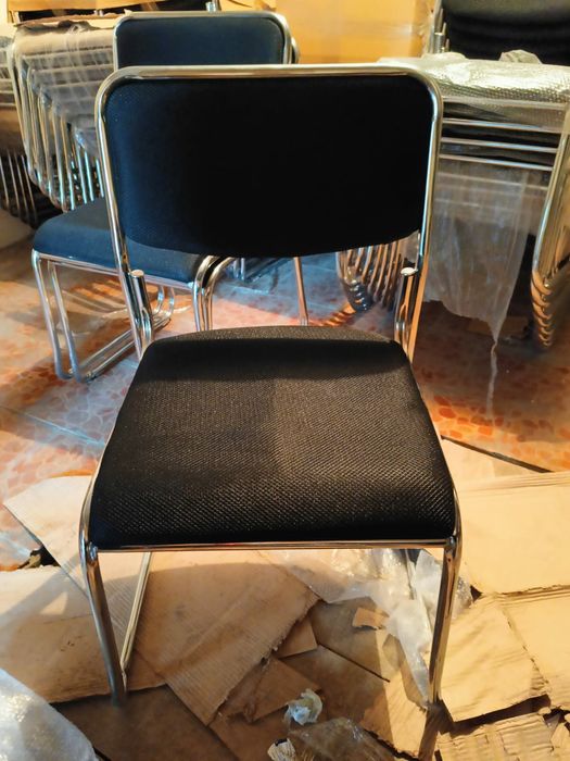 Продаём партой двумя стульями продаём