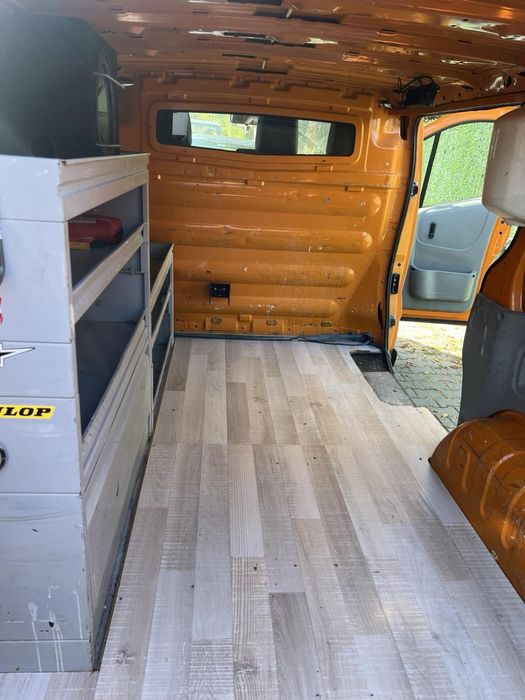 Продавам  бус Рено Трафик 2