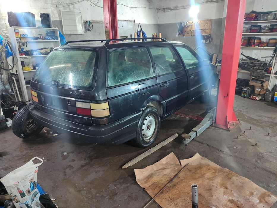 Пассат Б3 по запчастям продаётся 2 Е