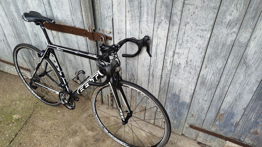 Шосеен велосипед Felt f75
