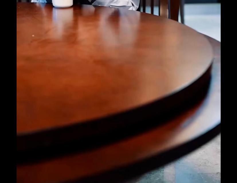 Продам круглый стол