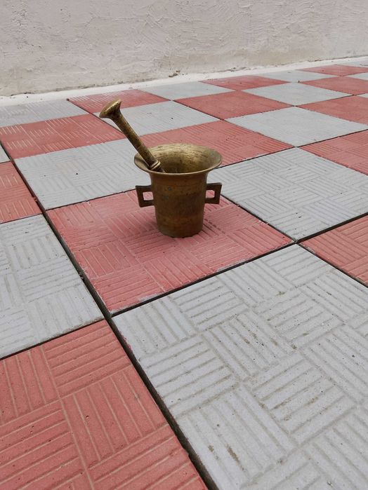 Mojar cu pistil bronz