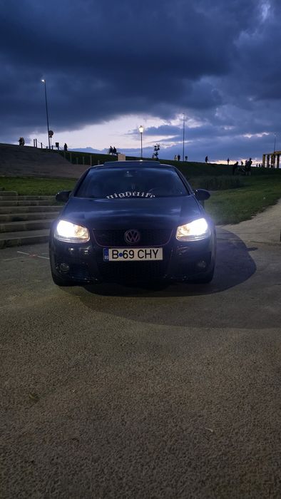 VOLKSWAGEN Golf 2005