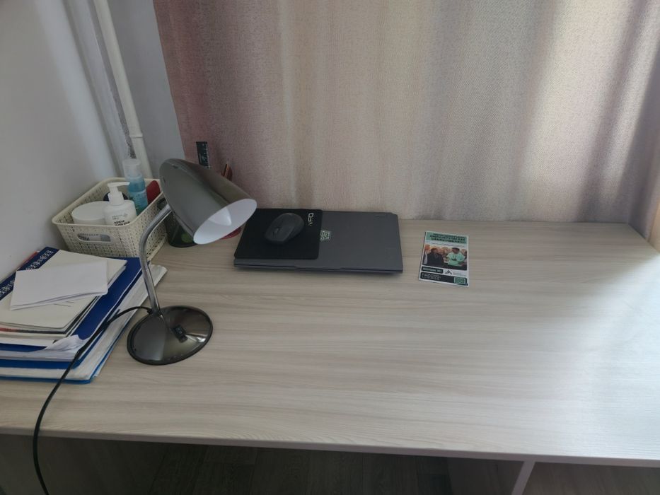Продается письменный стол