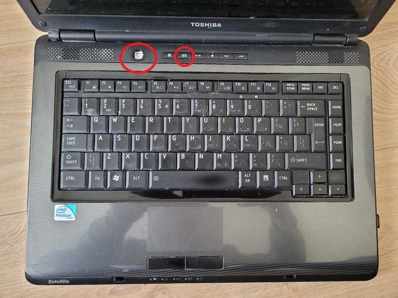 Продавам лаптоп Toshiba Satellite L300