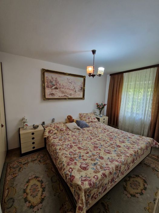 Vând apartament cu 2 camere!