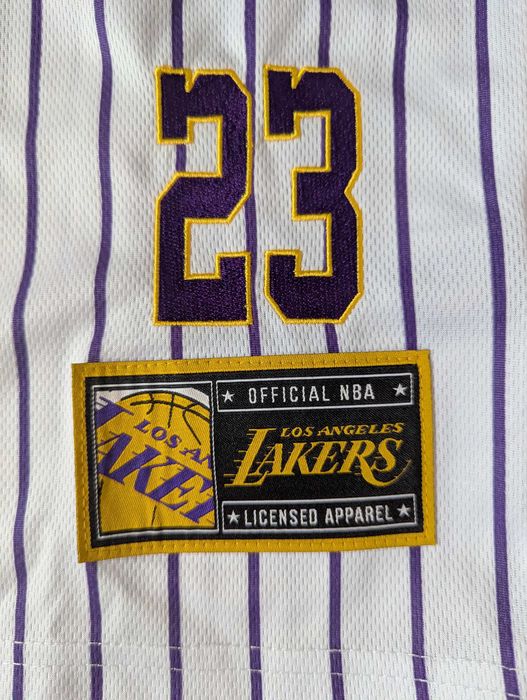 NBA LA Lakers Lebron James N:23 мъжки потник размер М от Сащ