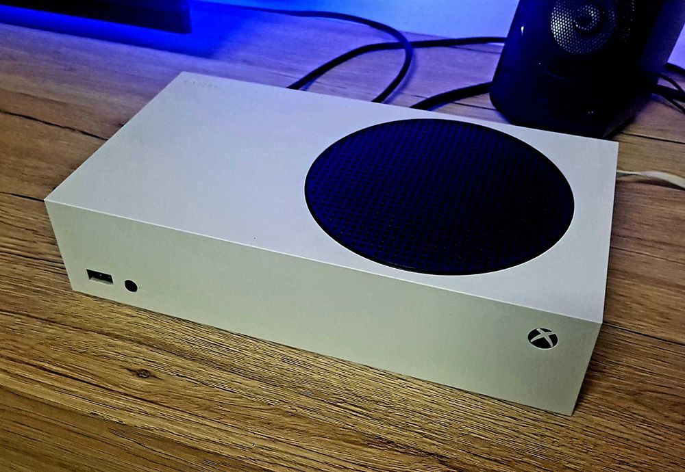 Xbox Series S + joc FC 26 (controller optional)