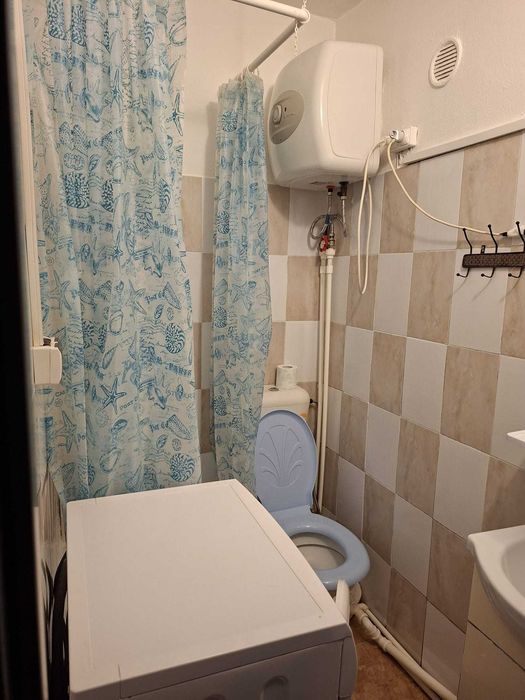 Persoana fizică vind cameră cămin POITIERS (SOCAR) ET.2 17 M. PATRATI RECENT RENOVAT,BAIE ,DUS,MOBILA NOUA